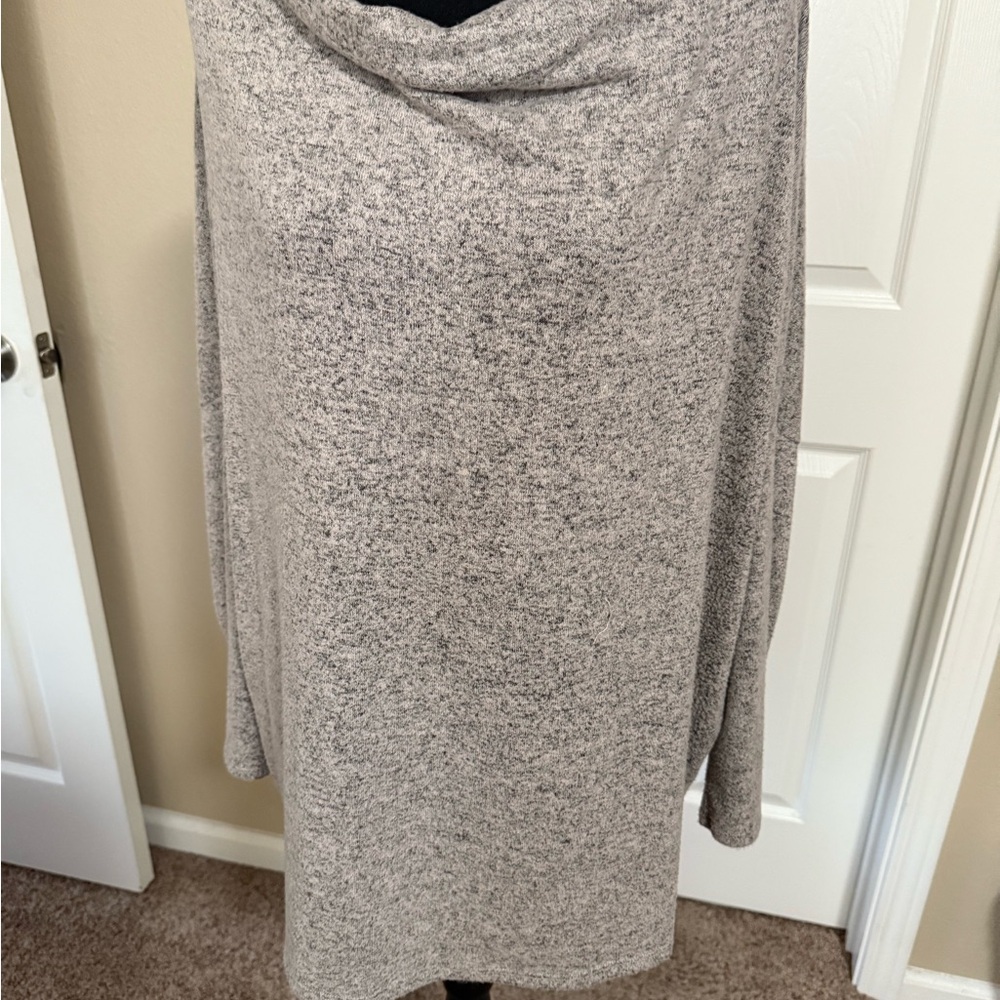 Eesome Heathered Gray Cowl Neck Sweater